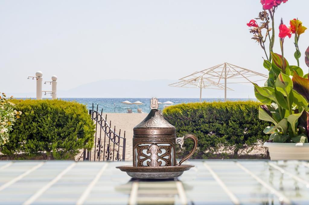 Colophon Beach Otel Gumuldur Ngoại thất bức ảnh